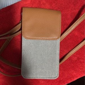 Thirty One Crossbody phone case with credit card slots